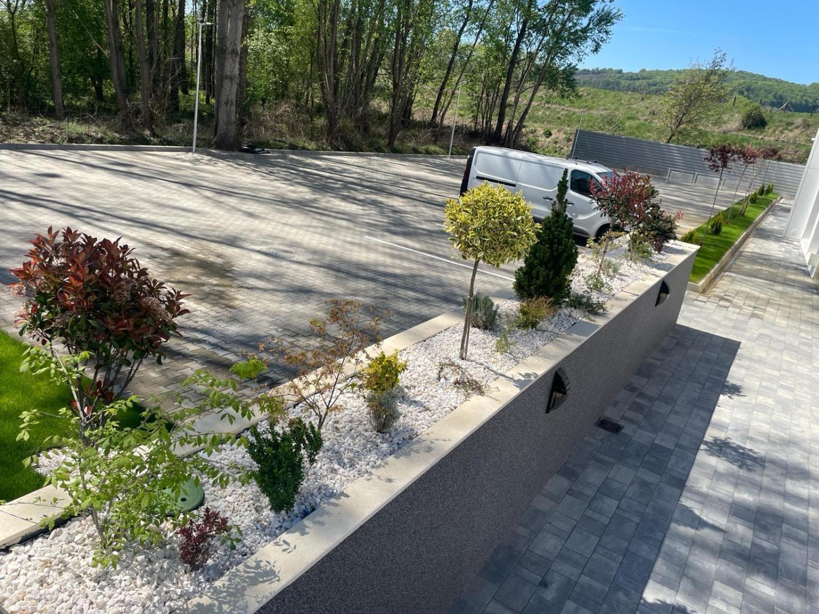 Popasul Lui Gicuta Bed & Breakfast Curtea De Arges Bagian luar foto